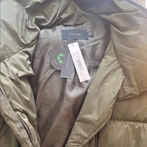 Tahari Women’s olive green puffer